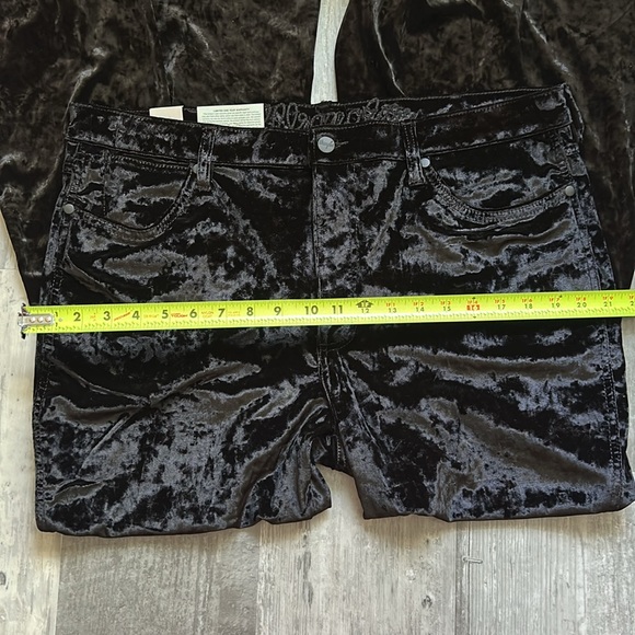 NWT Womens Black Velvet Wrangler Flare Pants With Pockets Size 34 by 30 - Picture 5 of 9